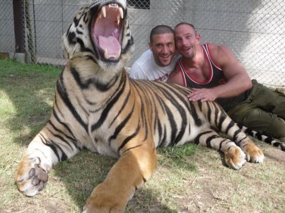 Porn Couple Samuel Colt and Tony Aziz Having a Vacation in Asia