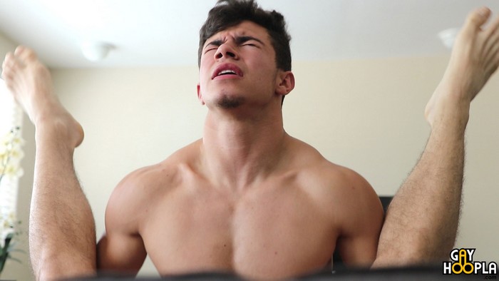 700px x 394px - Hot & Hunky Newcomer Julian Rodriguez Fucks The Cum Out of ...