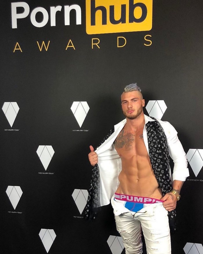 700px x 875px - Gay Porn Star William Seed Wins Pornhub Awards, Dresses Up In A ...