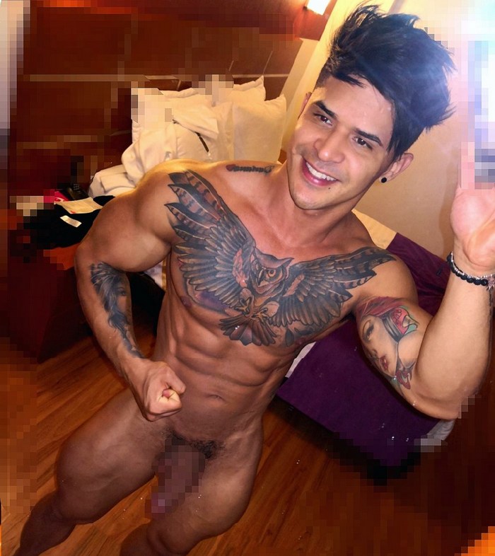 Nude Cam Model - Alex Demarco: Hunky Colombian Flirt4Free Cam Model