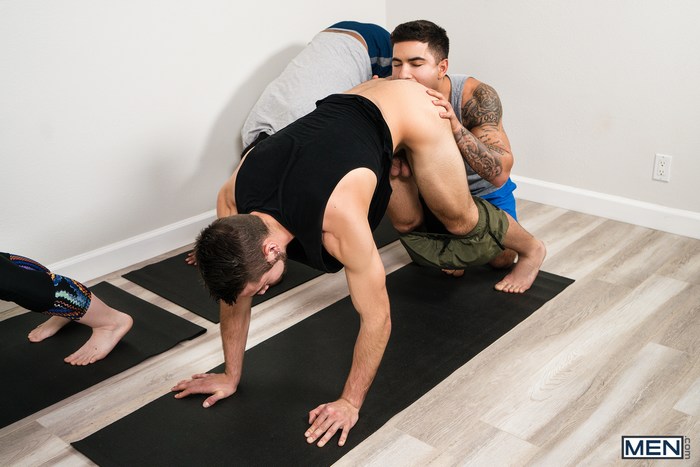 Black Yoga - Dante Colle Fucked Raw By His Yoga Instructor Vadim Black