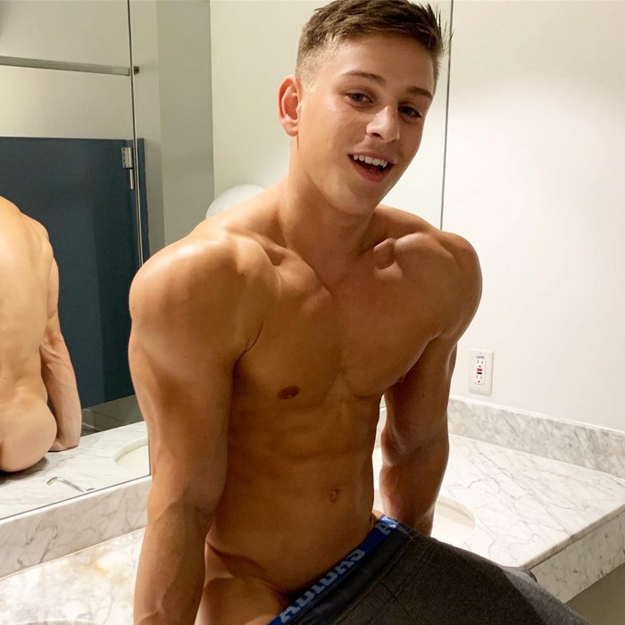 Gold Gay Porn - Hot Hunk Reno Gold Shares Jerk Off Videos On 4My.Fans